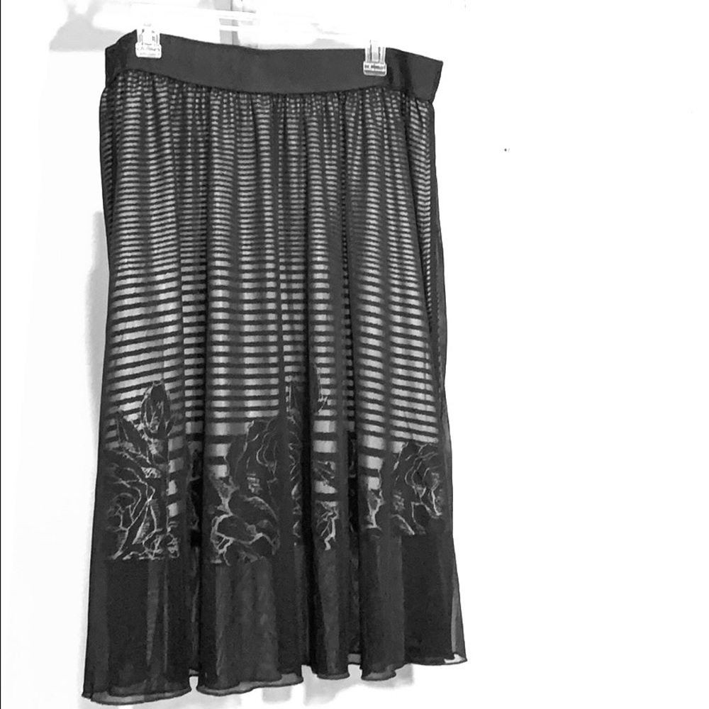 Lularoe Lola Skirt XL Black and White Roses Stripe